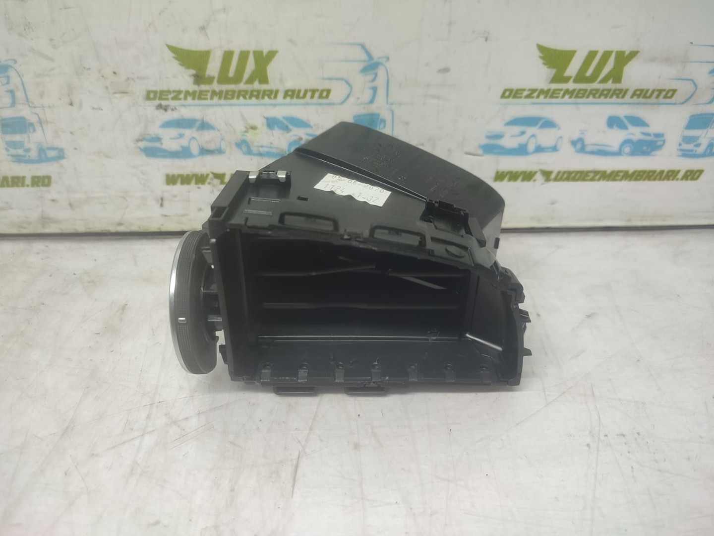 Grila ventilatie bord 687515655R Renault Megane 4 (2016 - 2020)