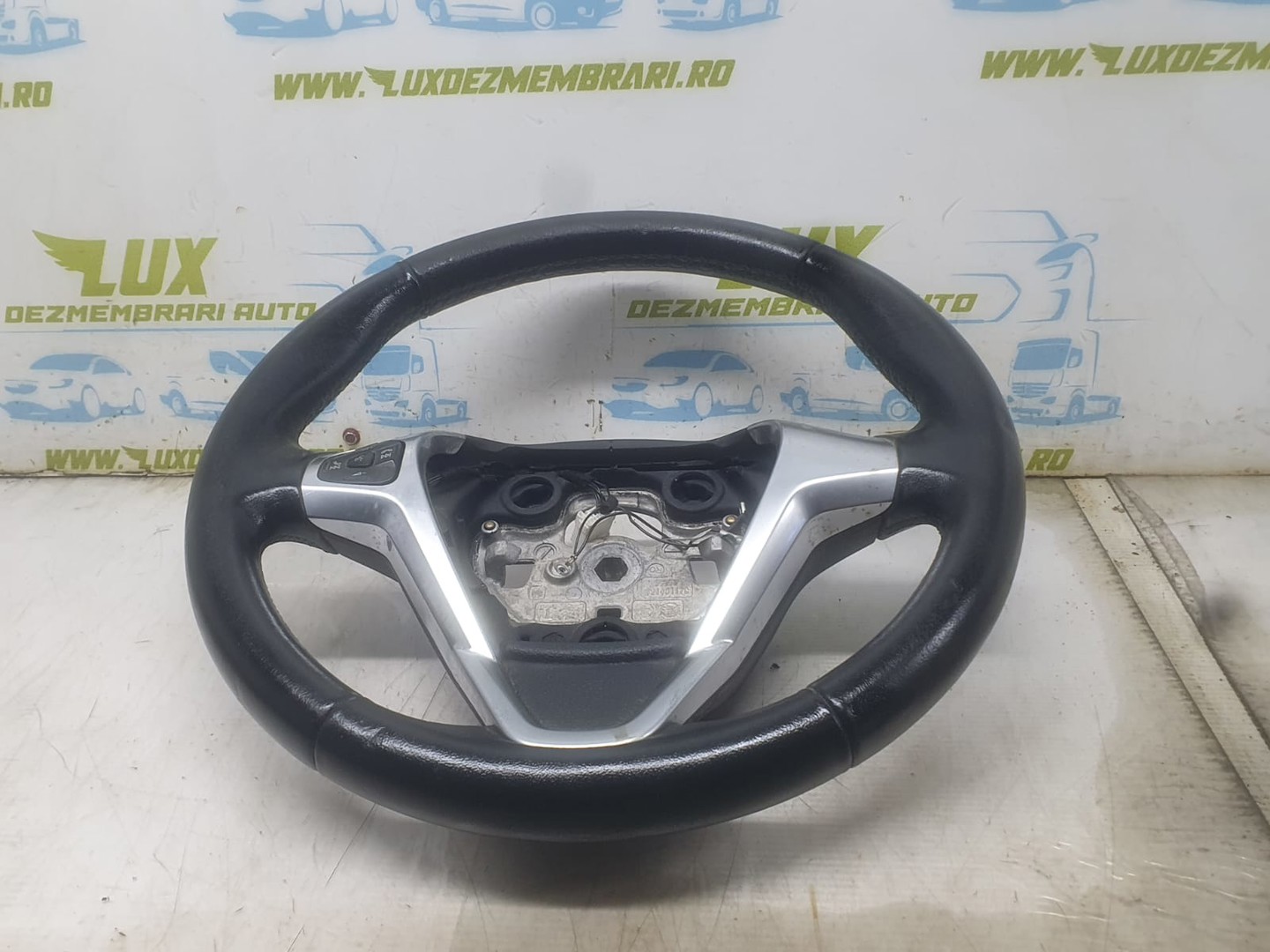 Volan in 3 spite cu comenzi 62146117C Ford C-Max 1 (2003 - 2007)