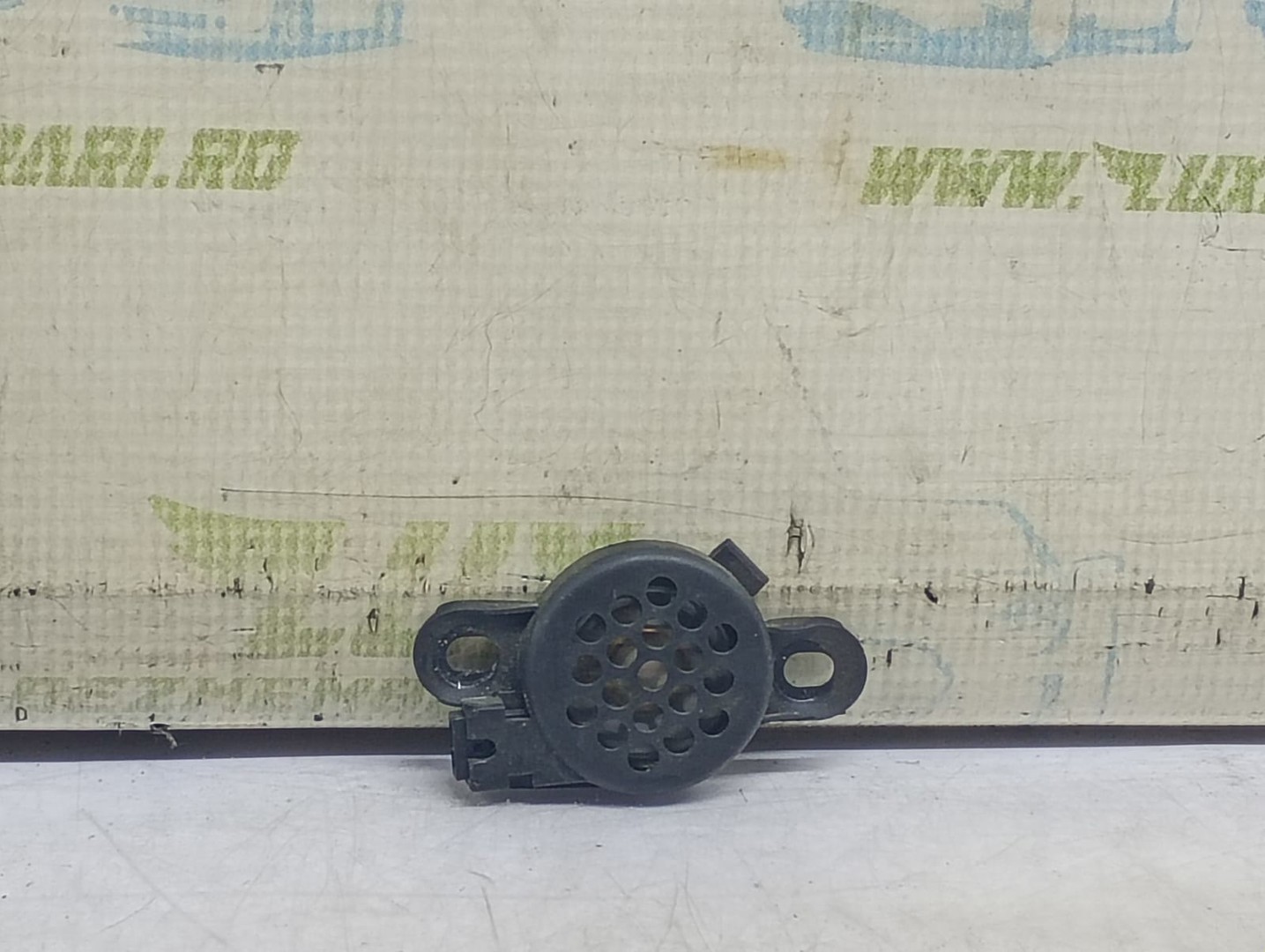 Buzzer senzori parcare 8E0919279 Audi A8 D3/4E (facelift) (2005 - 2007)