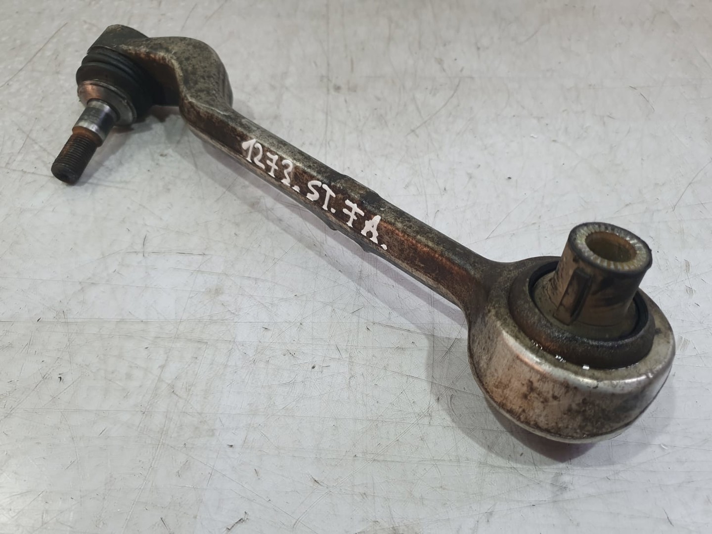 Brat suspensie stanga fata 31126763699L BMW Seria 3 E90 (2004 - 2010)