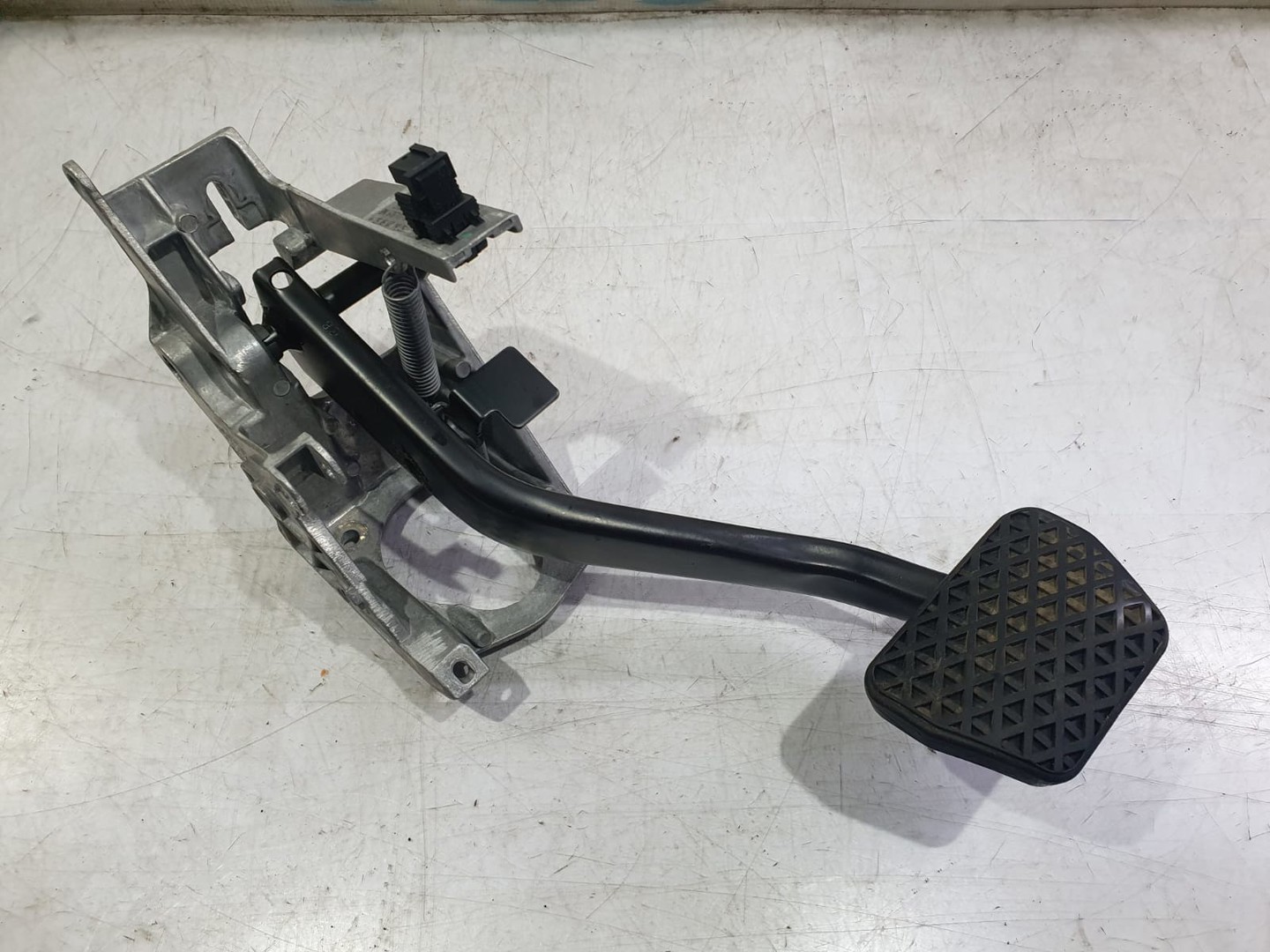 Pedala frana BMW Seria 3 E90 (2004 - 2010)