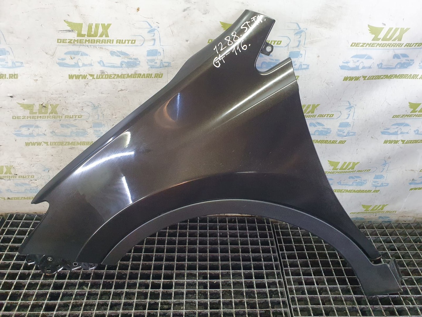 Aripa stanga fata Toyota RAV4 4 (XA40) (2012 - 2015)