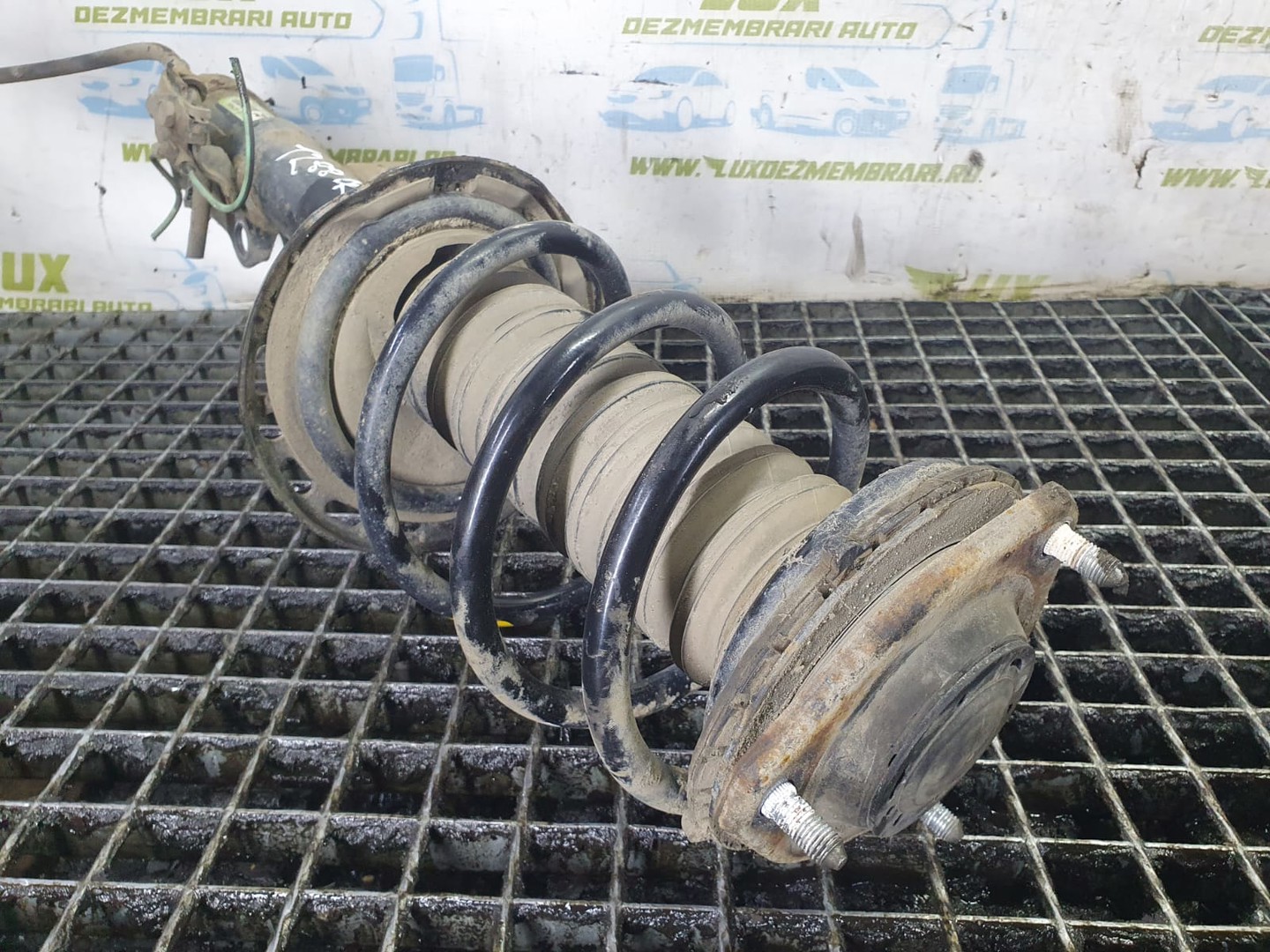 Amortizor cu arc dreapta fata 48510-42560 Toyota RAV4 4 (XA40) (2012 - 2015)