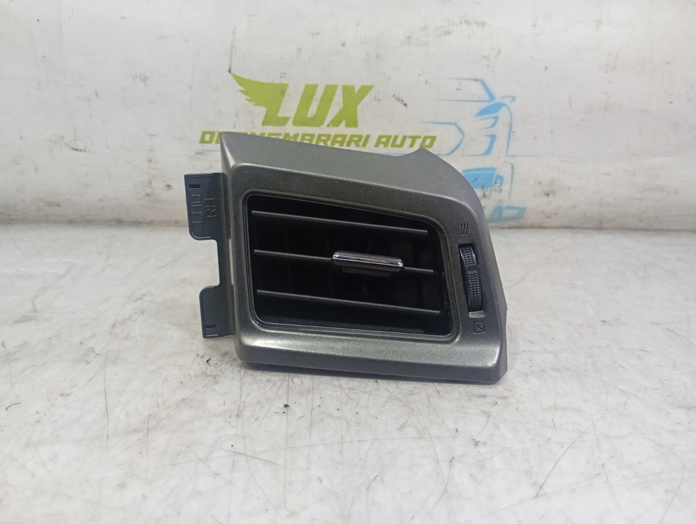 Grila ventilatie bord 55670-42170 Toyota RAV4 4 (XA40) (2012 - 2015)