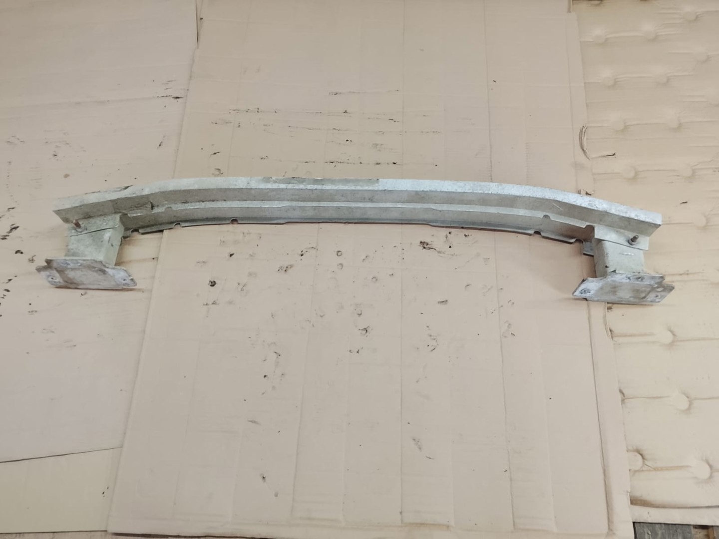 Armatura bara spate Renault Latitude 1 (2010 - 2014)