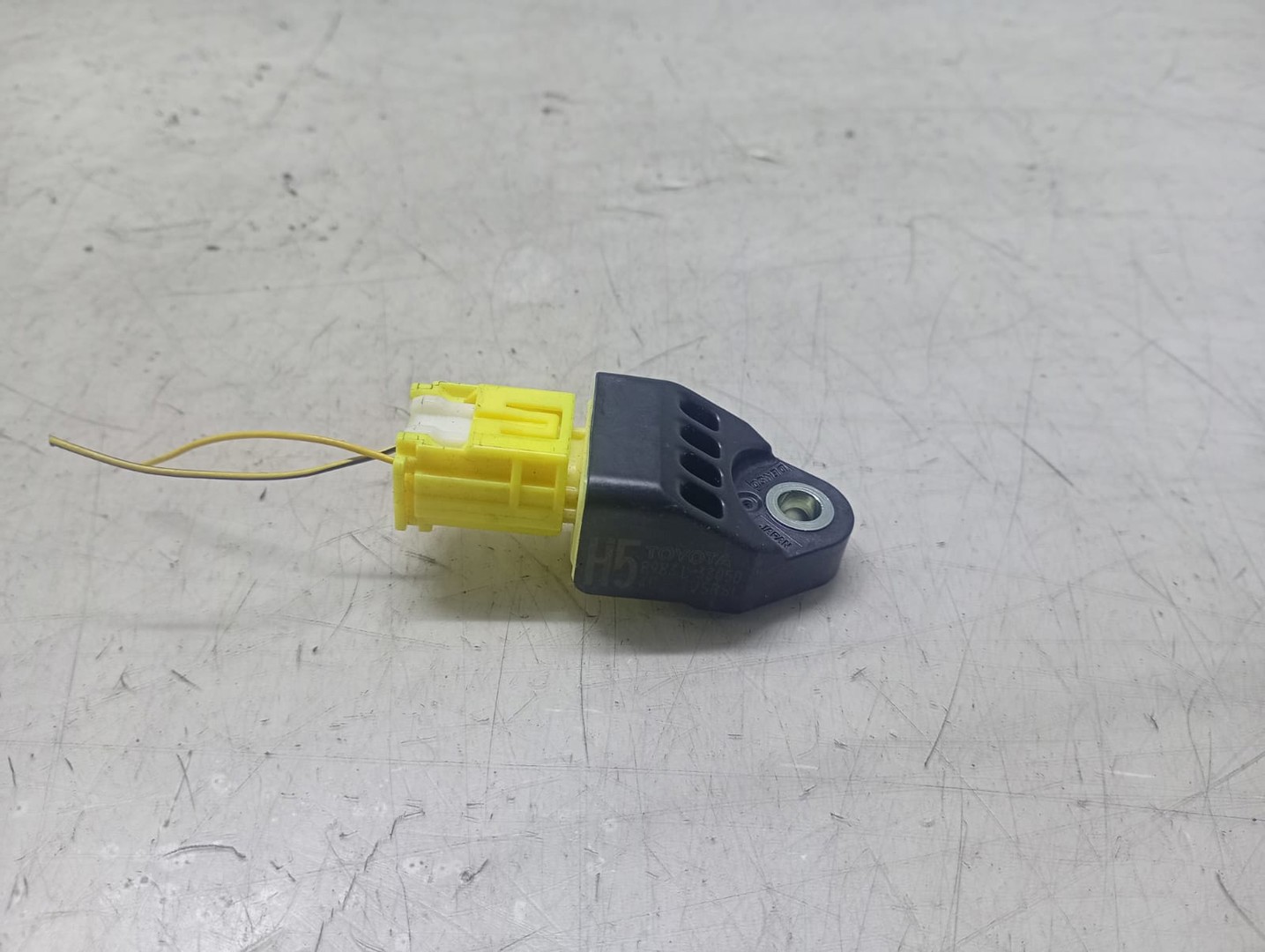 Senzor impact 89831-33050 Toyota RAV4 4 (XA40) (2012 - 2015)