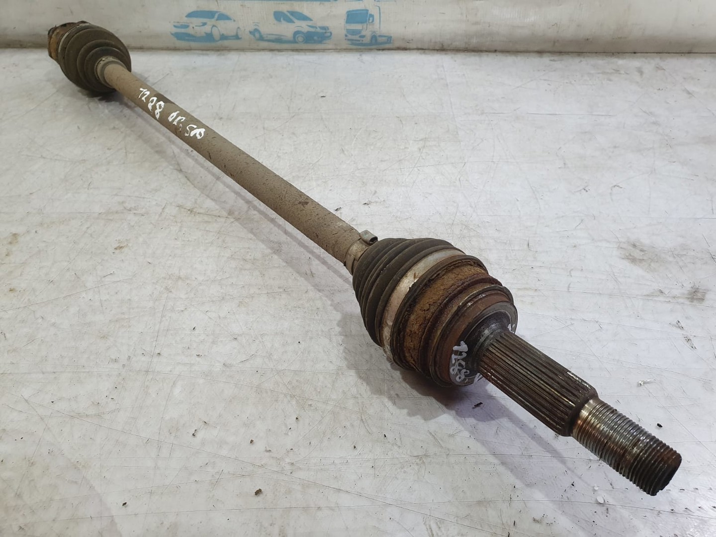 Planetara dreapta spate Toyota RAV4 4 (XA40) (2012 - 2015)
