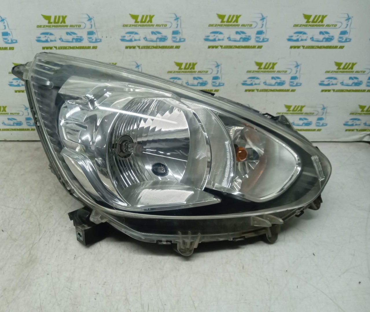 Far dreapta 8301C194 Mitsubishi Space Star 2 (2012 - 2019)