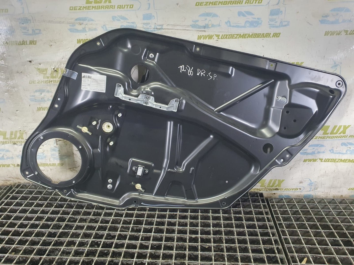 Macara geam dreapta spate 981616108 Mercedes Benz R-Class W251 (2005 - 2010)
