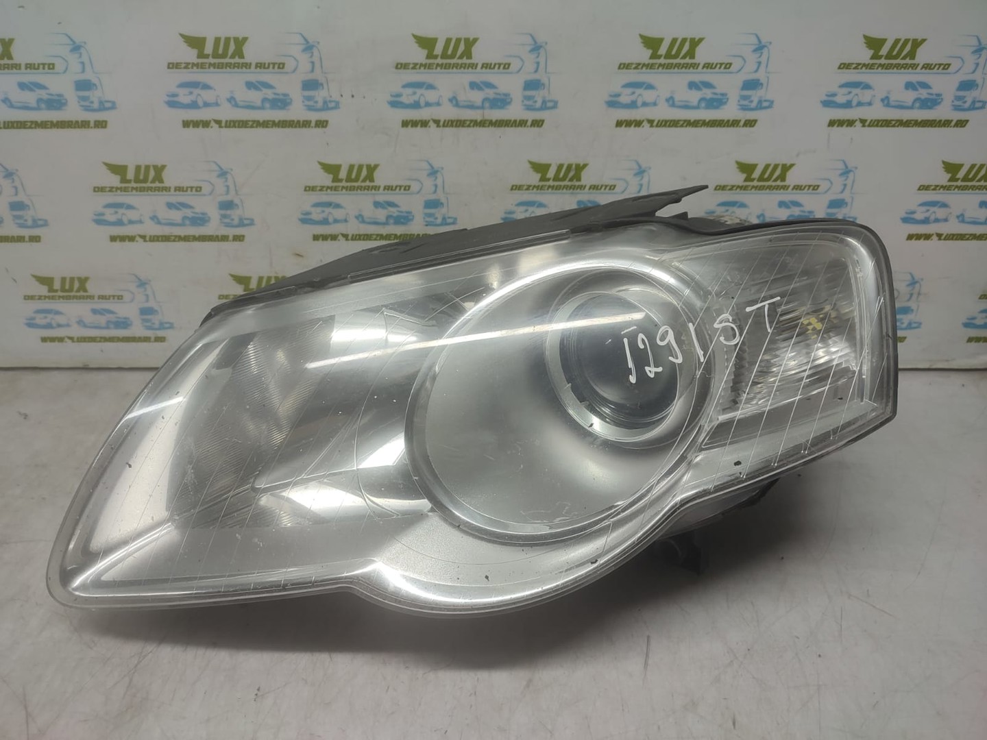 Far stanga 3C0941005AB Volkswagen Passat B6 (2005 - 2010)