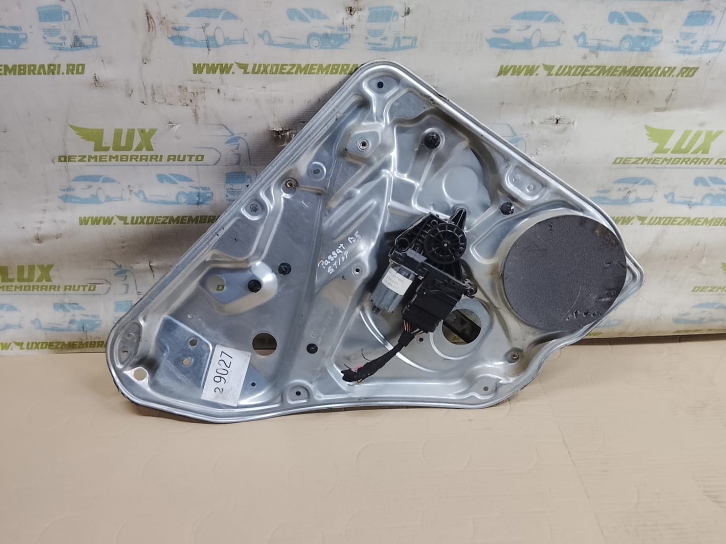 Macara geam stanga spate Volkswagen Passat B5 (1996 - 2000)