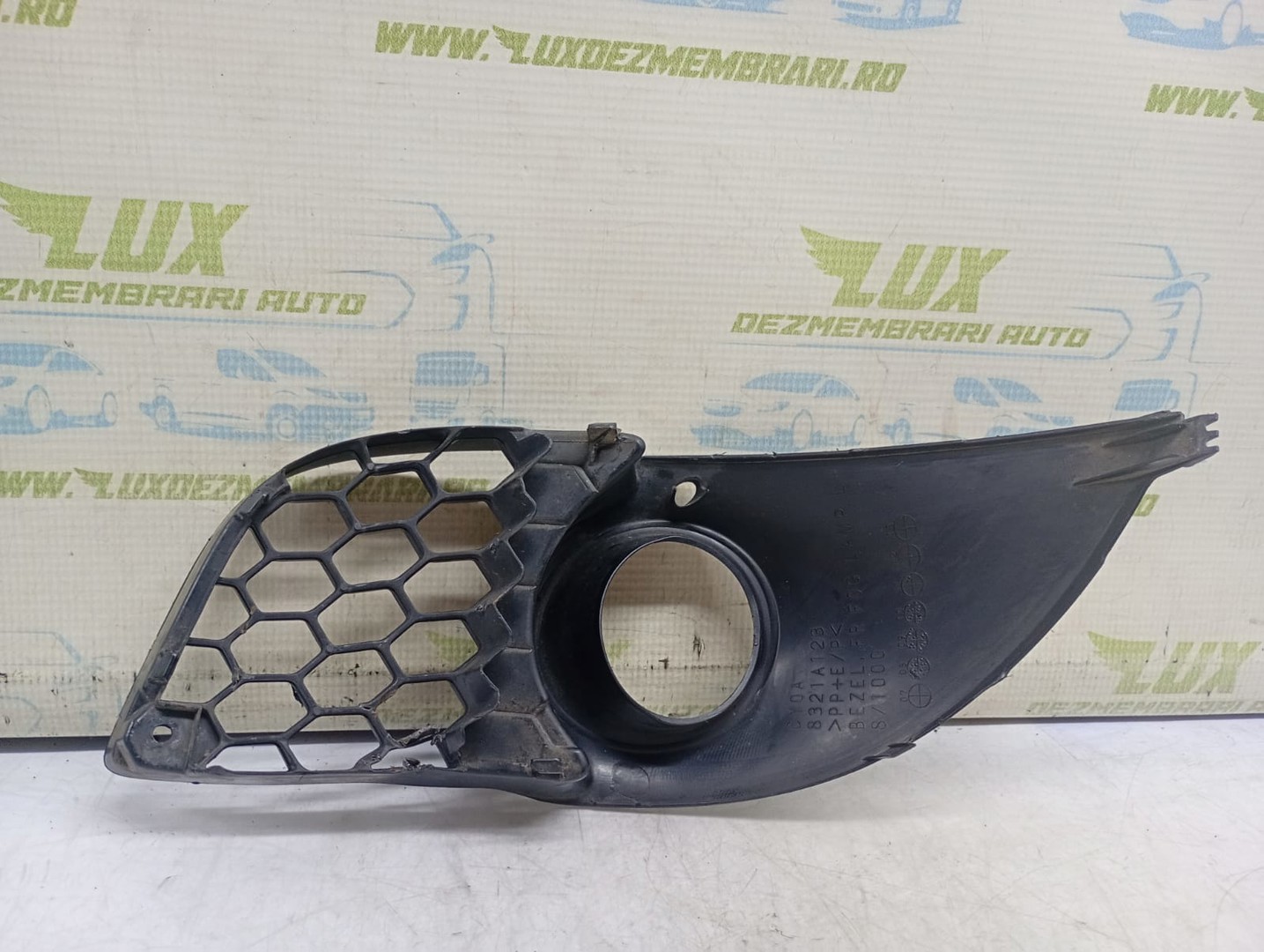 Ornament proiector ceata 8321A123 Mitsubishi Lancer X (facelift) (2010 - 2015)