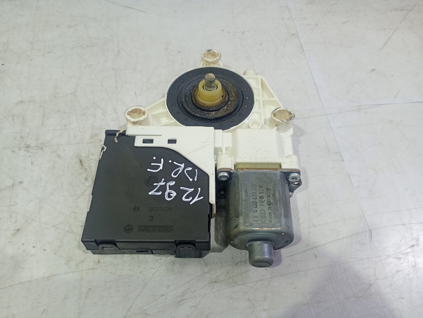 Motoras geam dreapta fata 5m1837402b Volkswagen Golf Plus 1 (2004 - 2009)