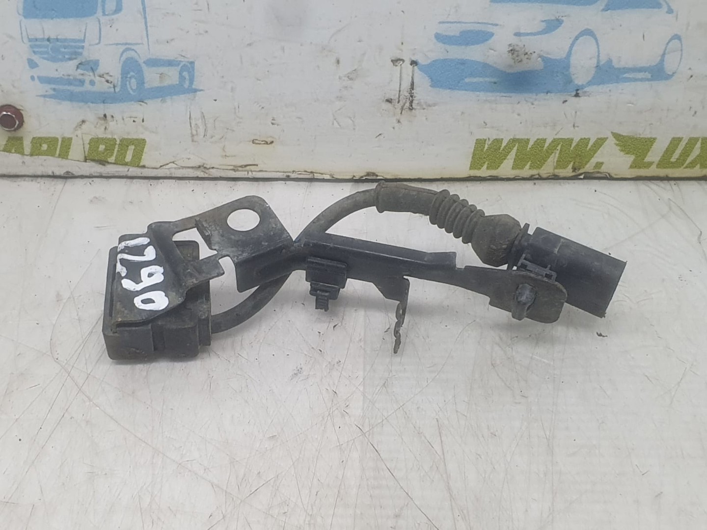 Senzor nivel suspensie 4E0907651G Audi A8 D3/4E (facelift) (2005 - 2007)