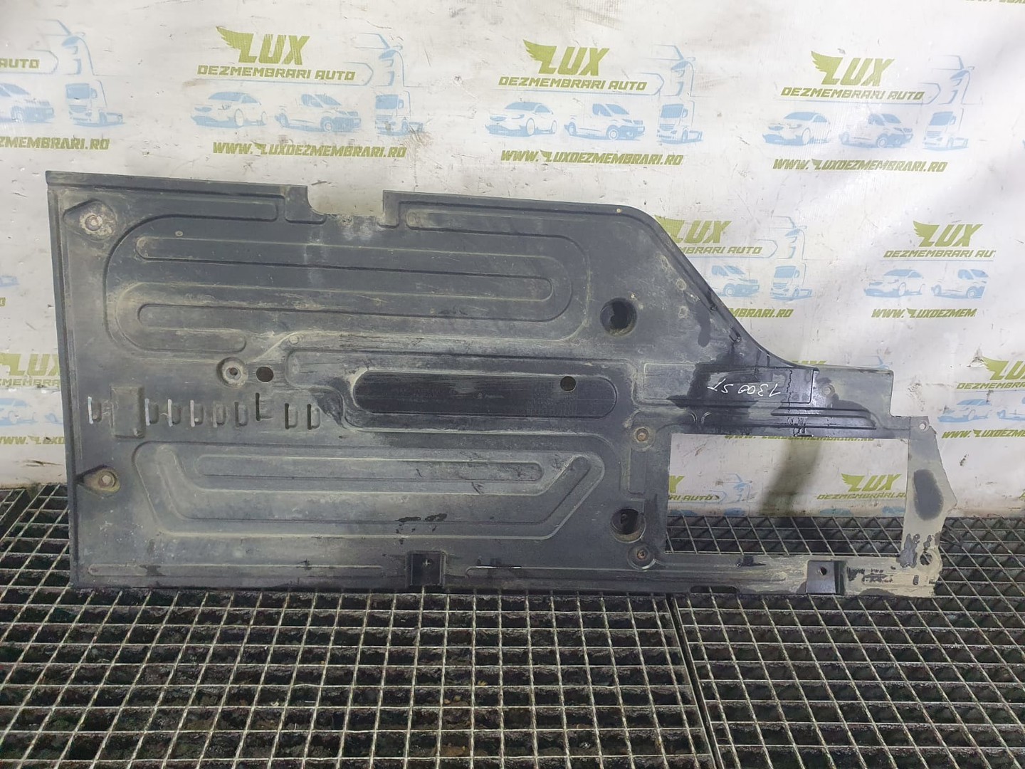 Scut caroserie stanga 2r83-112c35-ac Jaguar S-Type 1 (facelift) (2004 - 2008)