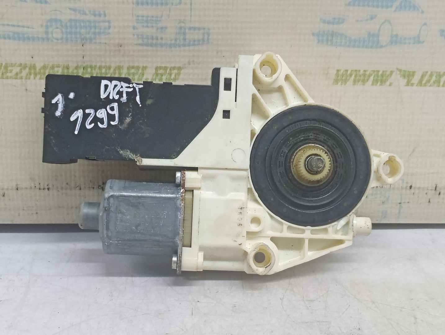 Motoras geam dreapta fata 1137328402 Peugeot 407 1 (2004 - 2010)