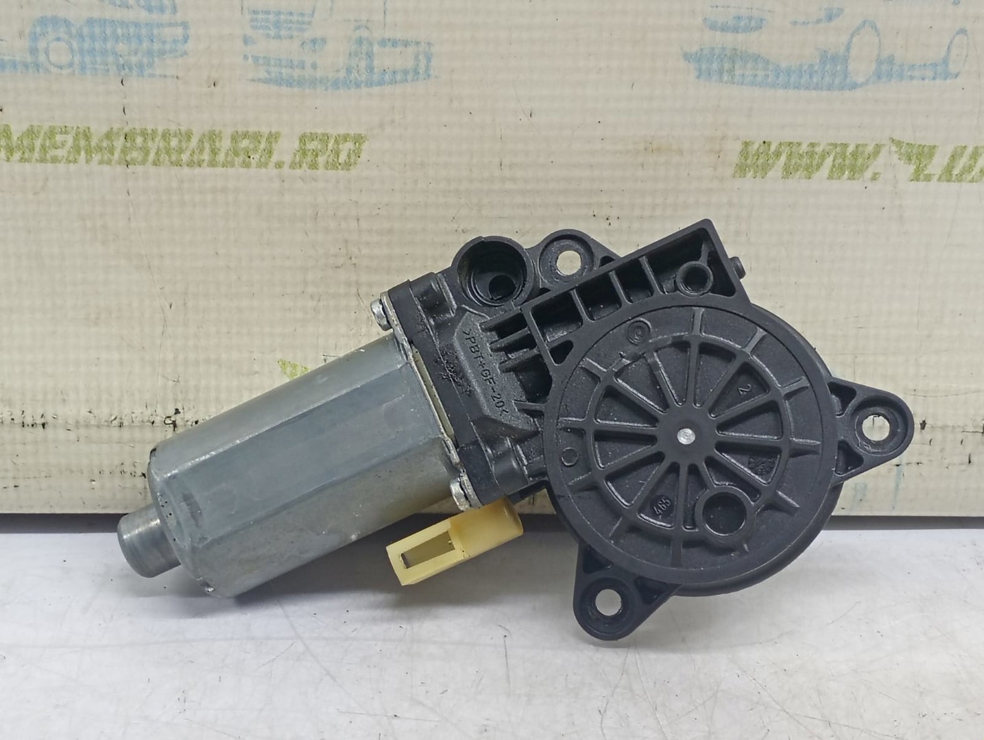 Motoras geam dreapta fata 0130821939 Ford Fusion 1 (2005 - 2012)