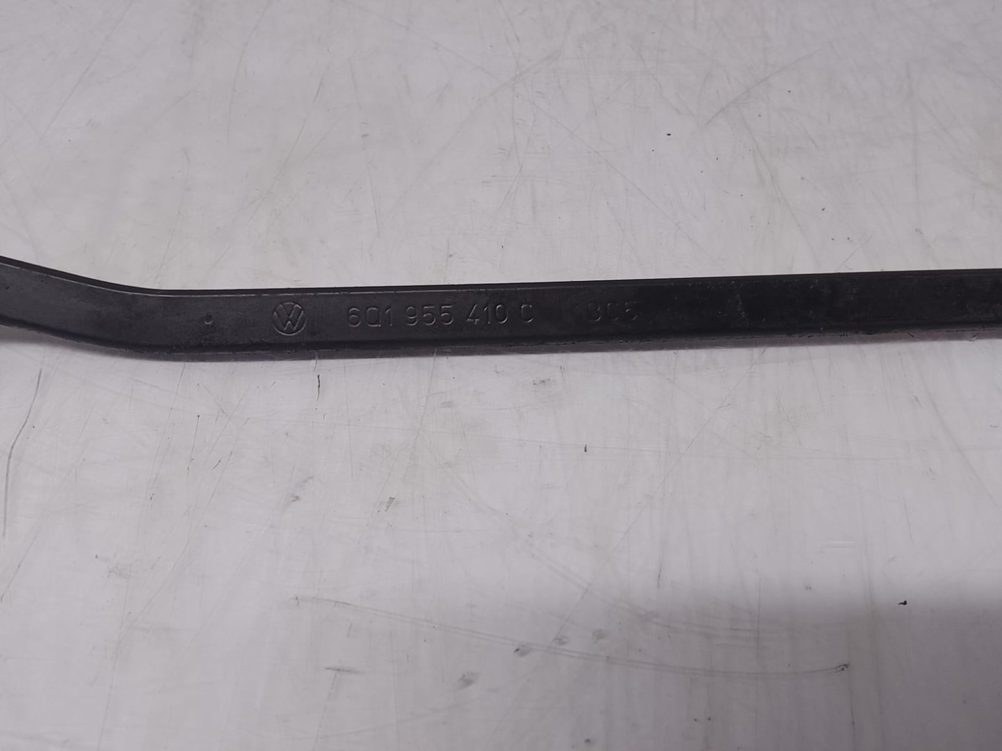 Brat stergator parbriz dreapta 6q1955410c Volkswagen Polo 4 (9N) (facelift) (2005 - 2009)