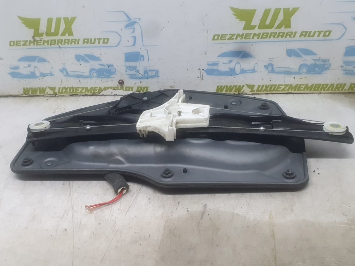 Motoras geam stanga spate 8k0959811a Skoda Superb 2 (facelift) (2013 - 2015)