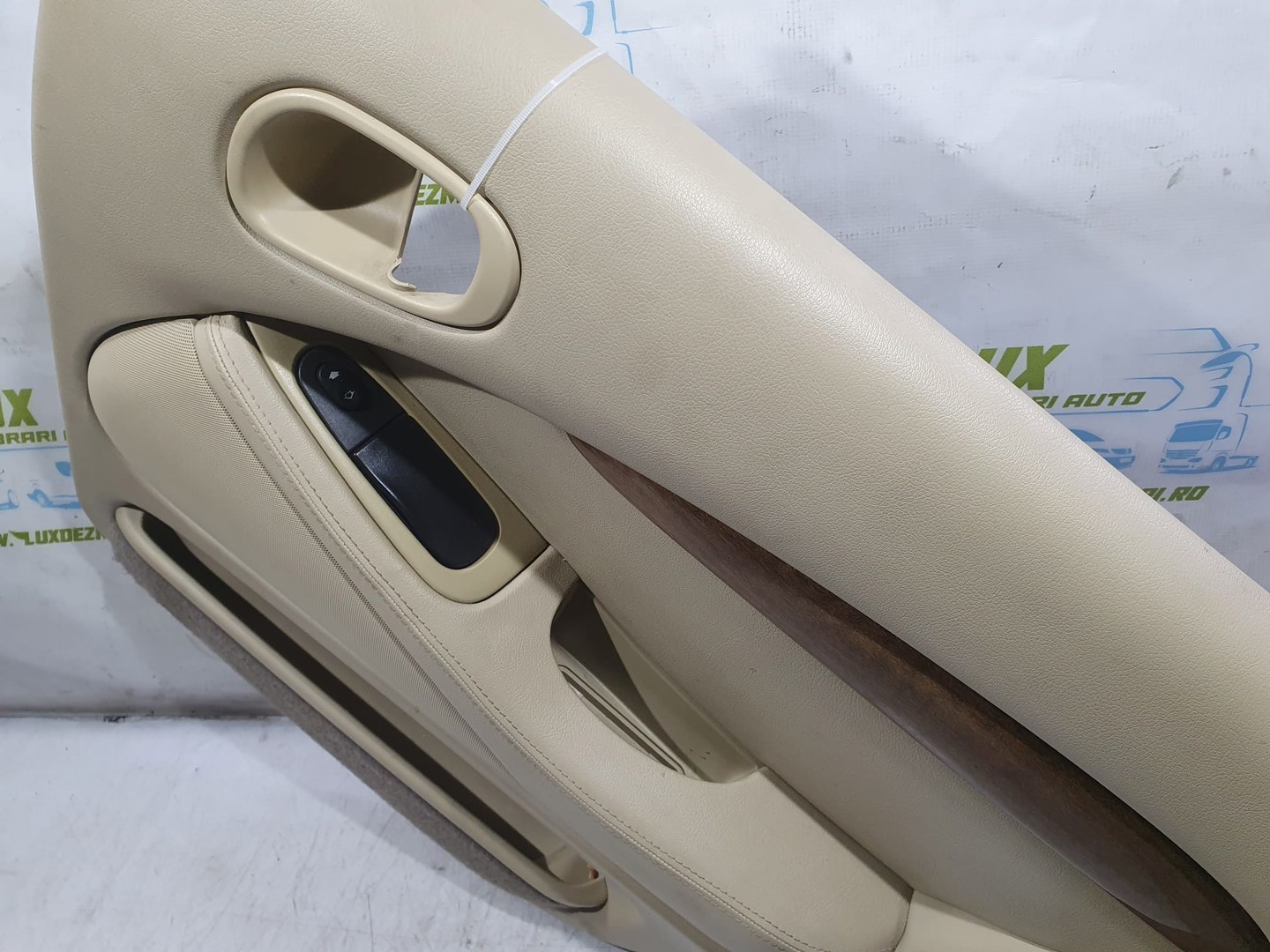 Aceasta este imaginea corespunzatoare acestui obiect