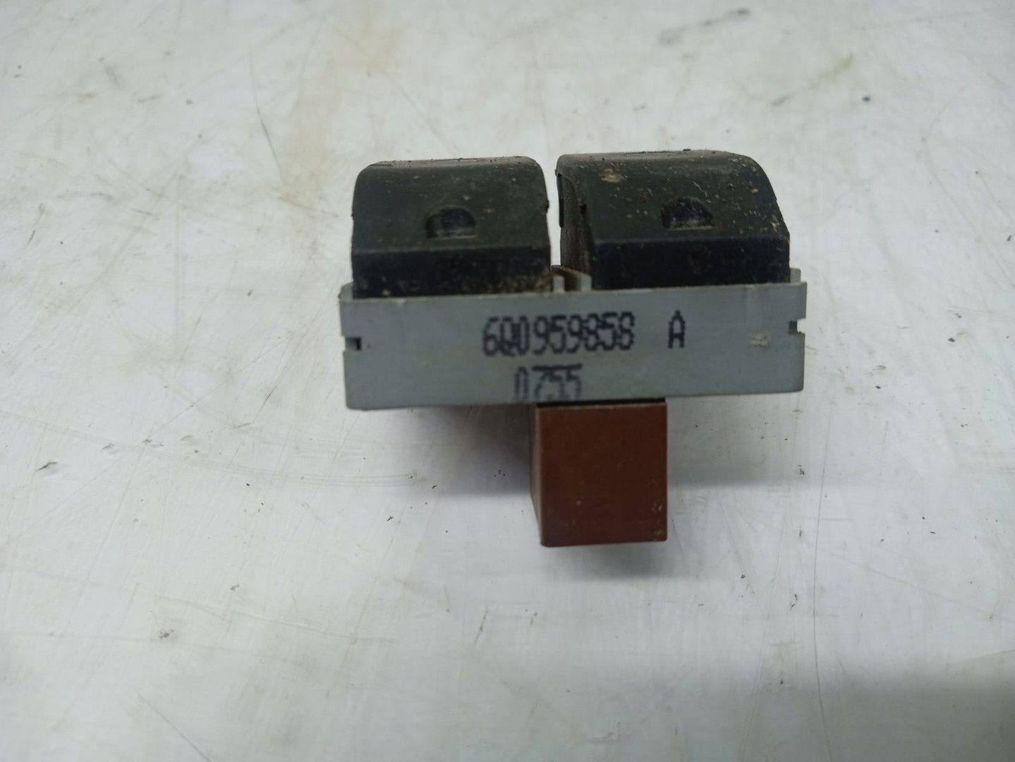 Buton geam 6q0959858a Volkswagen Polo 4 (9N) (facelift) (2005 - 2009)