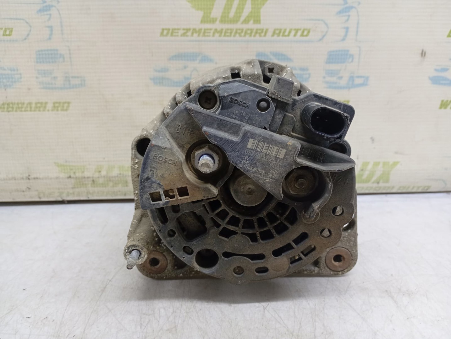 Alternator 0124325013 037903025m Volkswagen Polo 4 (9N) (facelift) (2005 - 2009)