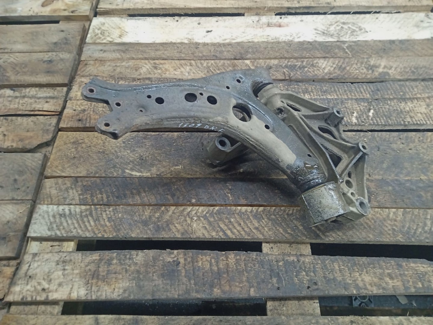 Brat suspensie dreapta fata Volkswagen Polo 4 (9N) (facelift) (2005 - 2009)