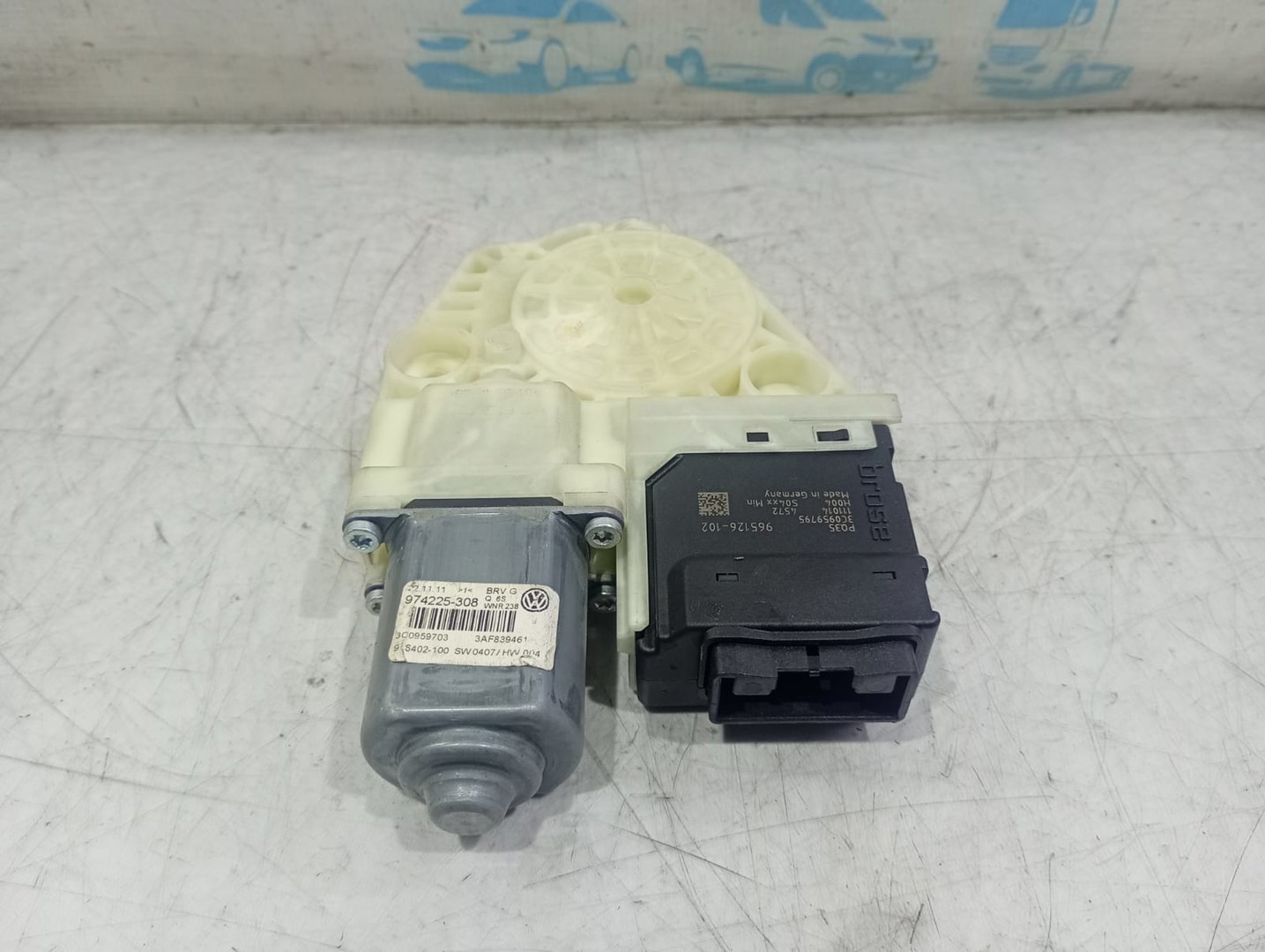 Motoras geam stanga spate 974225-308 Volkswagen Passat B7 (2010 - 2015)