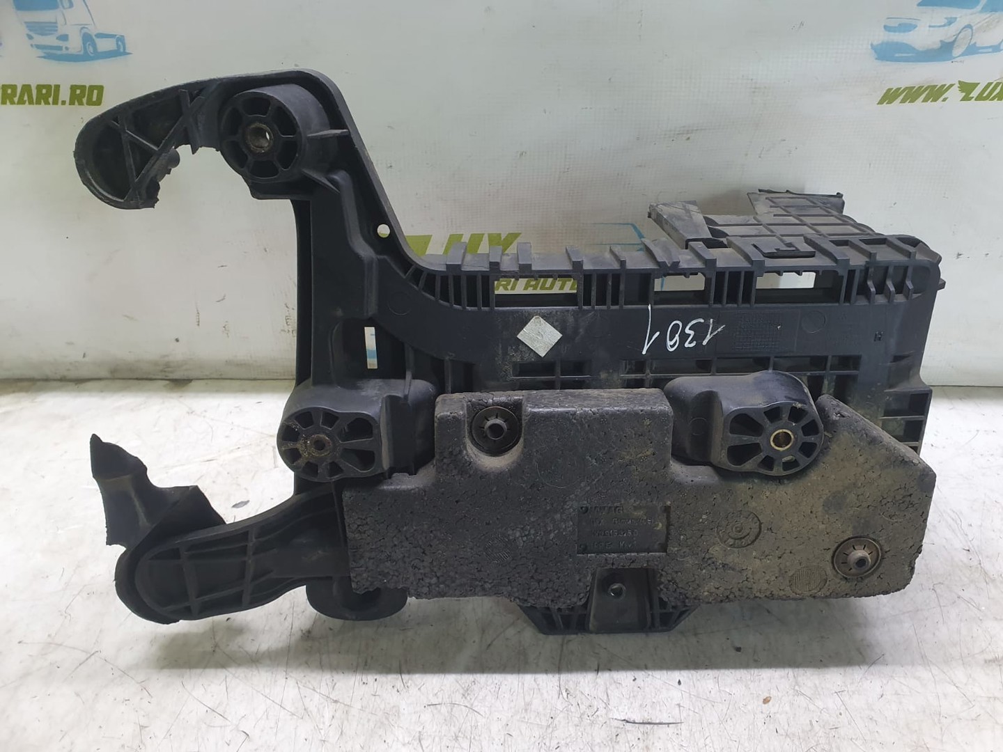 Suport baterie 1k0915333 Volkswagen Passat B7 (2010 - 2015)