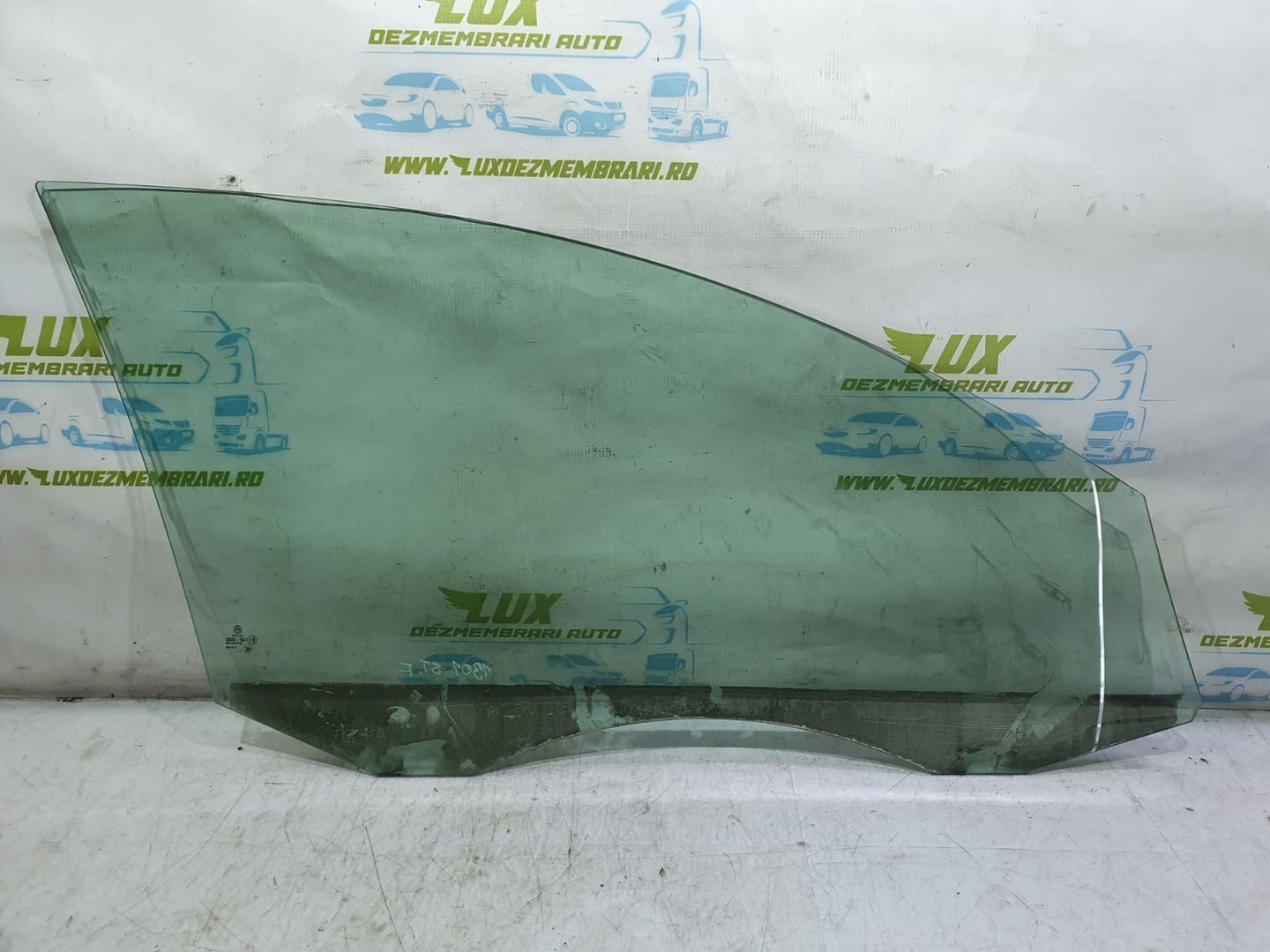 Geam stanga fata Volkswagen Passat B7 (2010 - 2015)