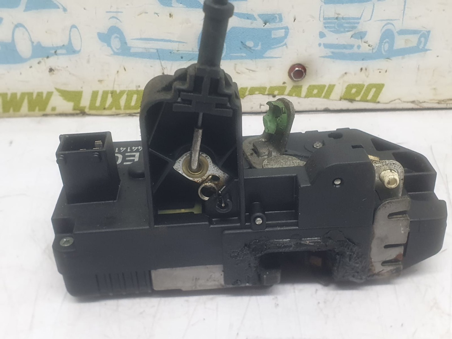 Broasca stanga spate 24414138 Opel Corsa C (2000 - 2003)