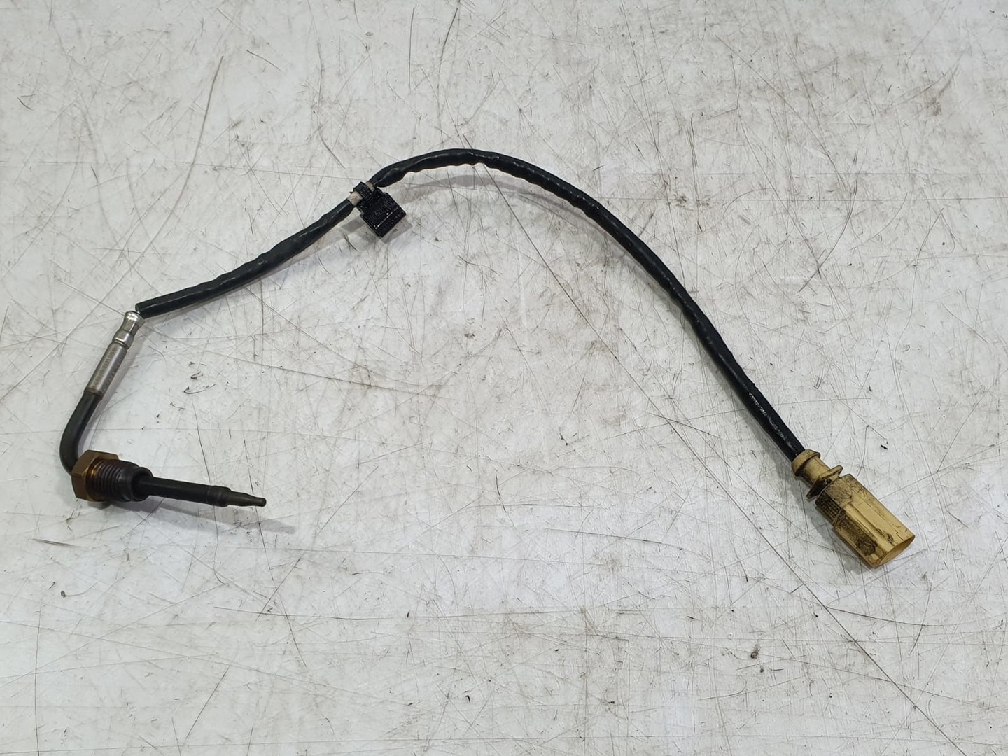Senzor temperatura combustibil 4h0906088ag Audi A8 D4/4H (facelift) (2013 - 2018)