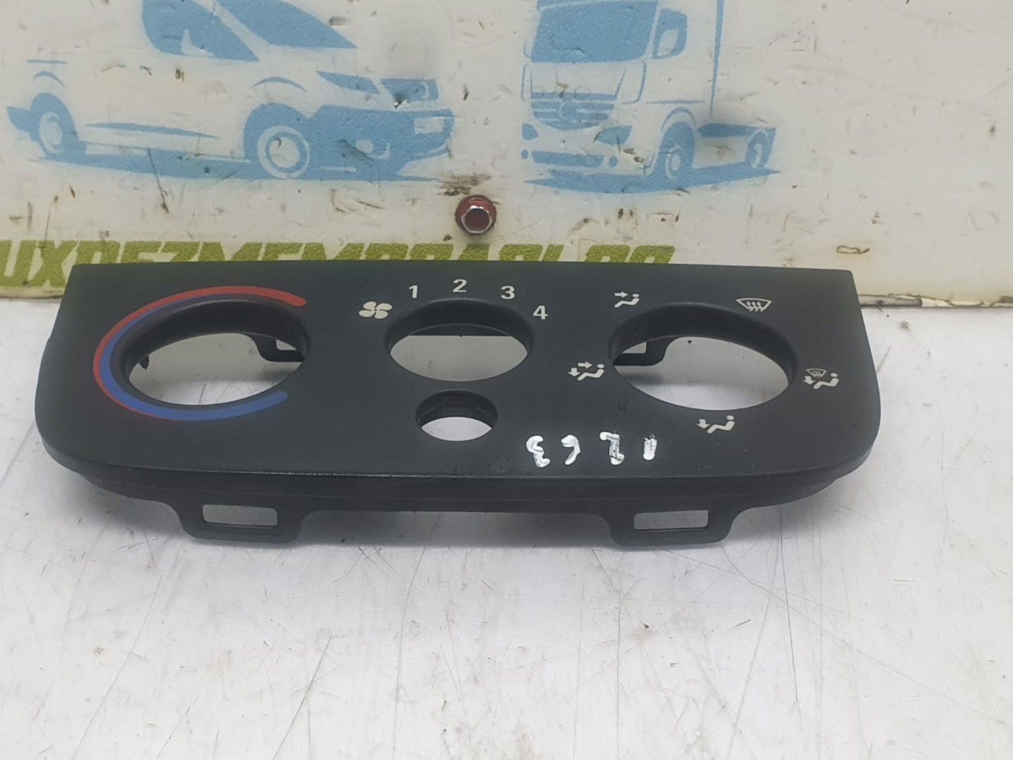 Ornament bord 90535031 Opel Corsa C (2000 - 2003)