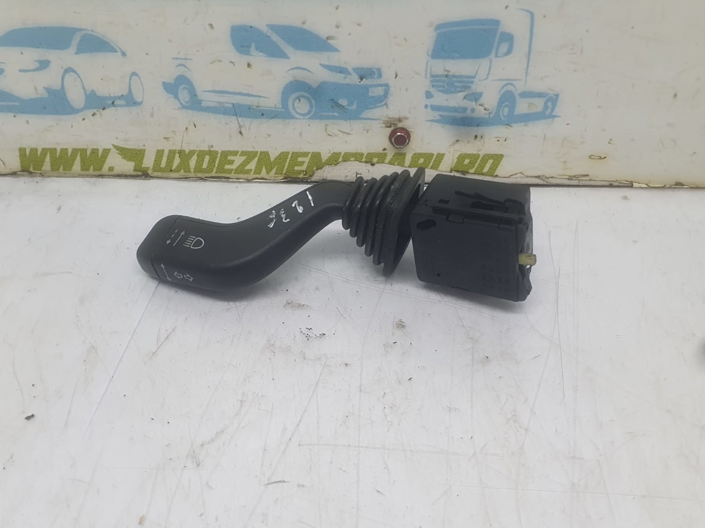 Maneta semnalizare 09185413 Opel Corsa C (2000 - 2003)