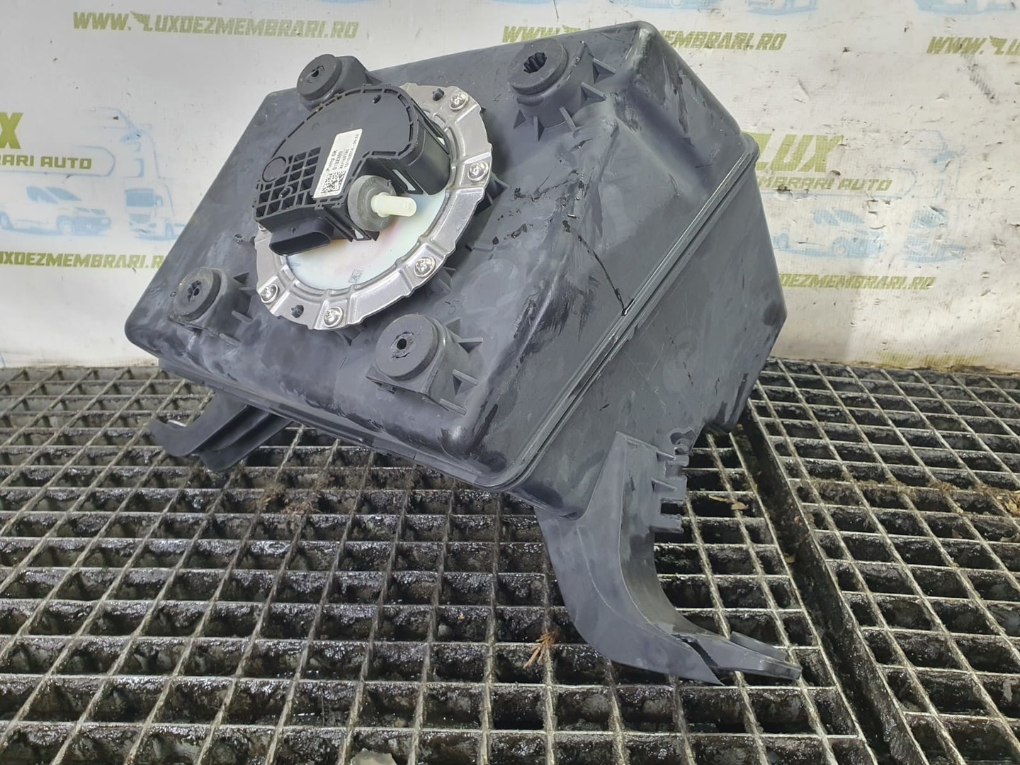 Rezervor AdBlue 4h0131877L Audi A8 D4/4H (facelift) (2013 - 2018)