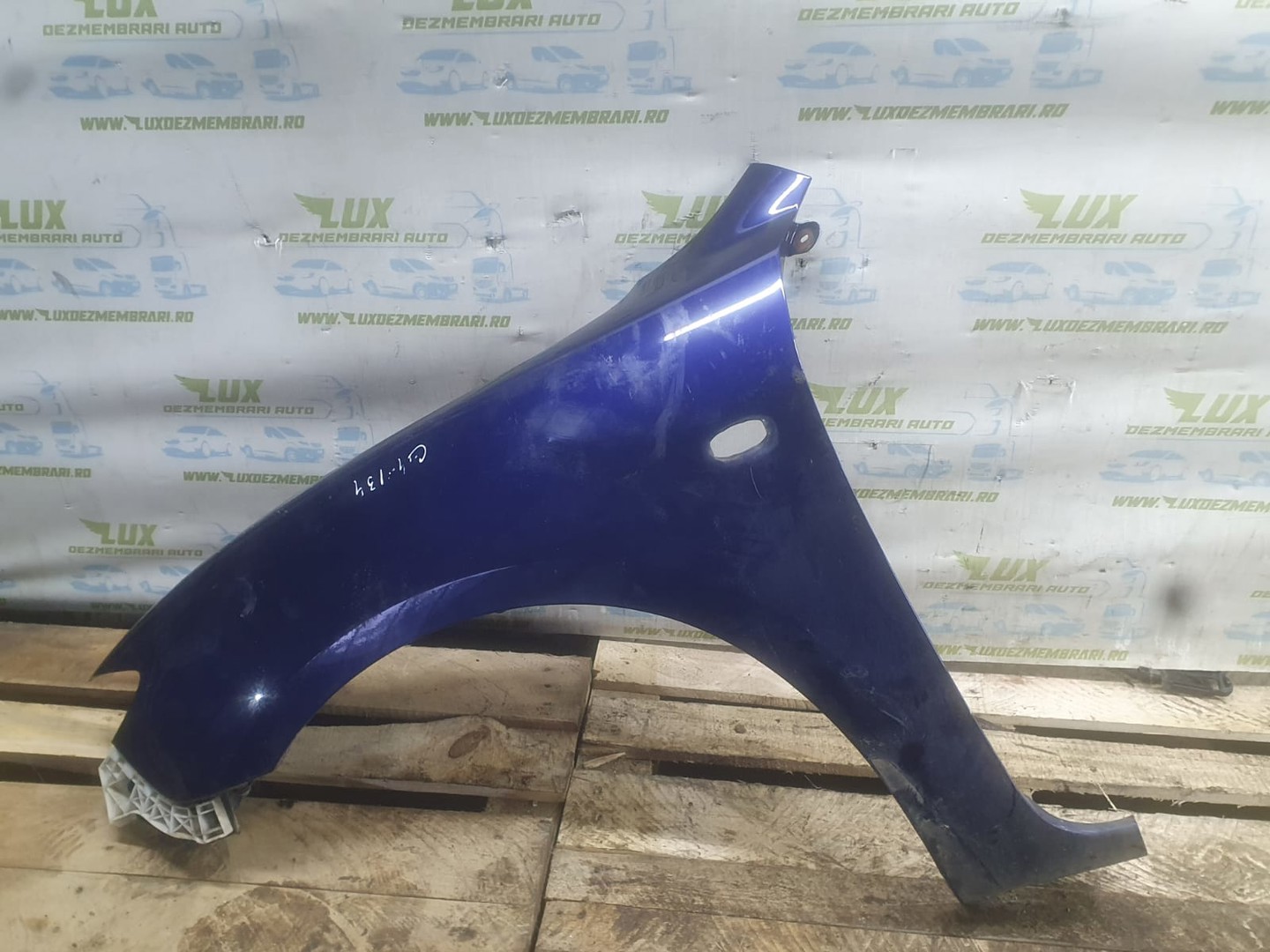 Aripa stanga fata Mazda 3 BK (2003 - 2006)