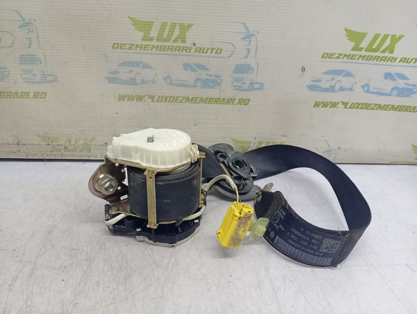Centura siguranta dreapta fata 3C1857706F Volkswagen Passat B6 (2005 - 2010)