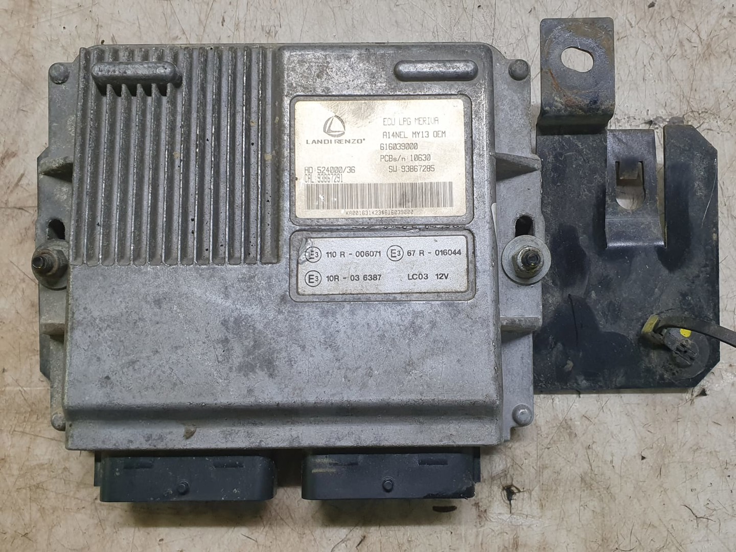 Calculator motor ECU 93867285 Opel Meriva 2 (2010 - 2014)