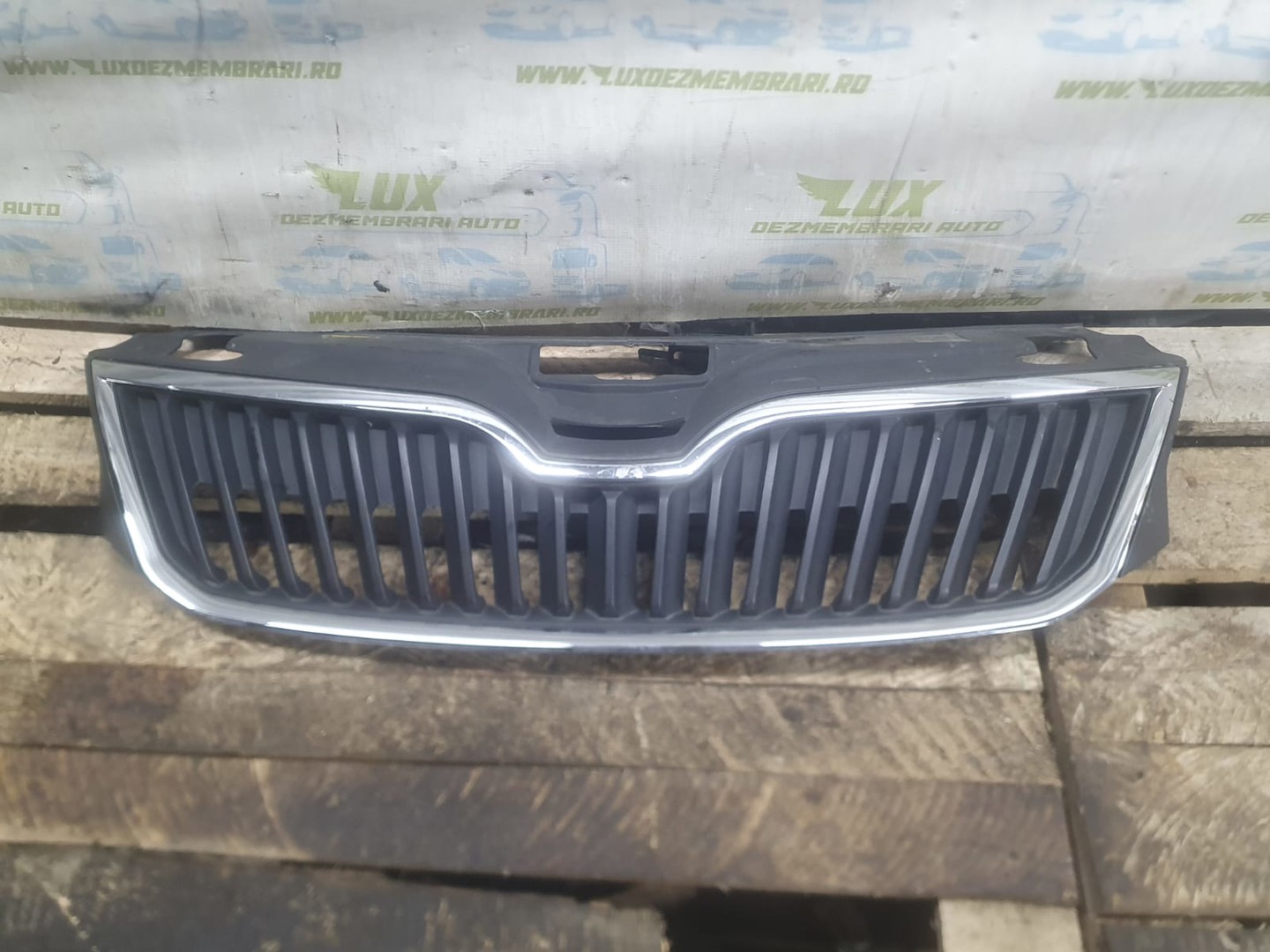 Grila bara fata 5JA853668 Skoda Rapid 3 (facelift) (2017 - 2020)