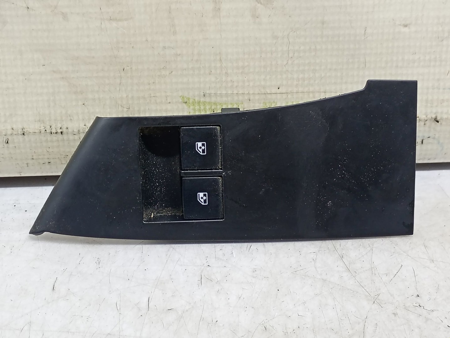 Panou comanda geamuri 13305978 Opel Astra J (2009 - 2012)