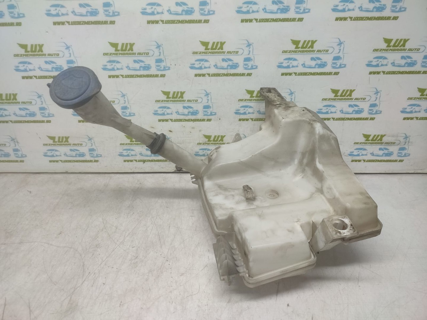 Vas lichid parbriz BV61-17B613-C Ford Focus 3 (facelift) (2014 - 2020)