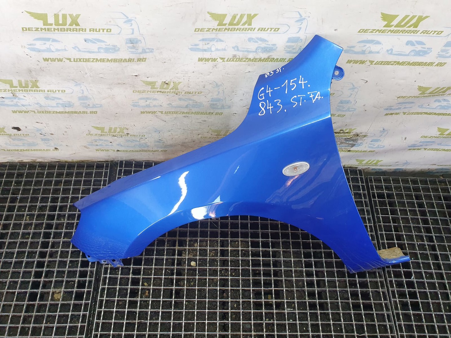 Aripa stanga fata Mazda 3 BK (2003 - 2006)