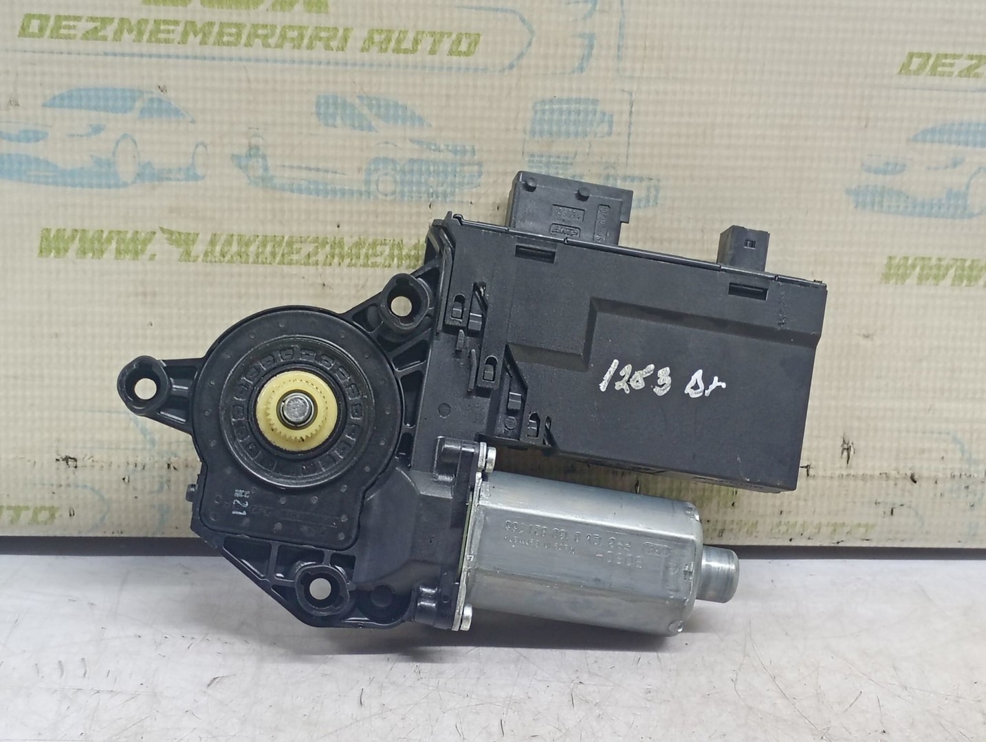 Motoras geam dreapta fata 9634457480 Peugeot 307 1 (2001 - 2005)