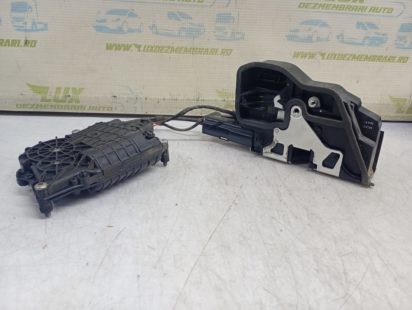Broasca usa spate dreapta soft close 7185688 BMW Seria 5 F11 (2009 - 2013)