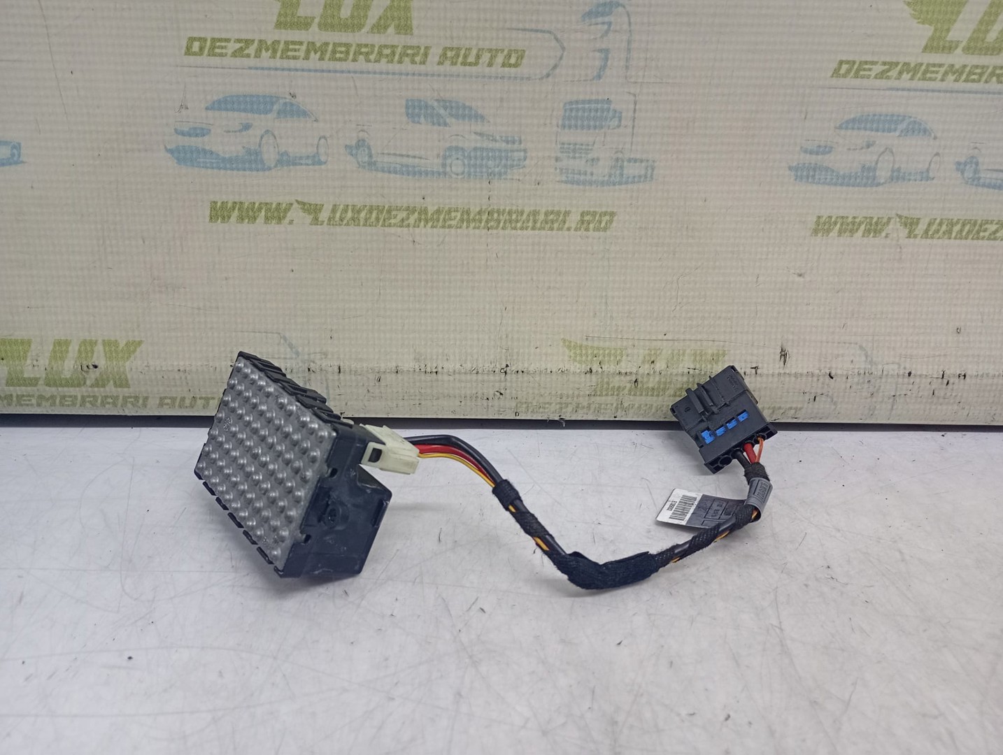 Rezistenta trepte 5HL008606-01 BMW Seria 5 E60/E61 (2003 - 2007)