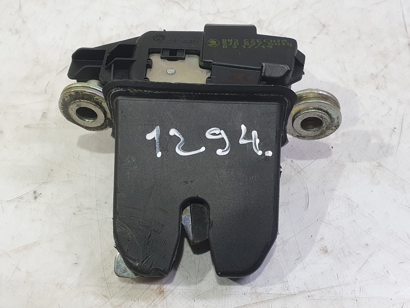 Broasca haion 5J08275010 Skoda Roomster 1 (5J) (facelift) (2010 - 2015)