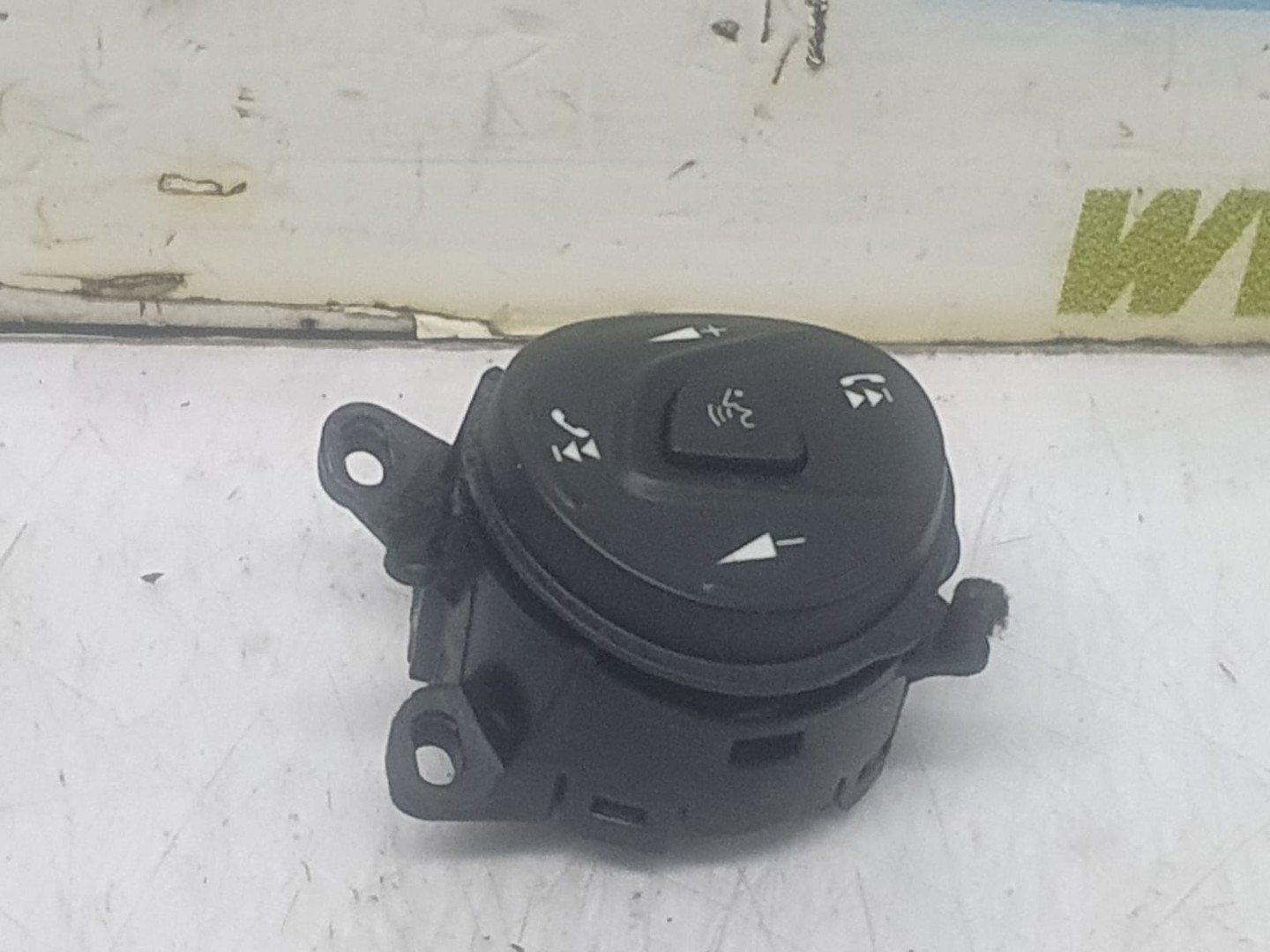 Comenzi volan DM5T-14K147-DA Ford Kuga 2 (2013 - 2020)