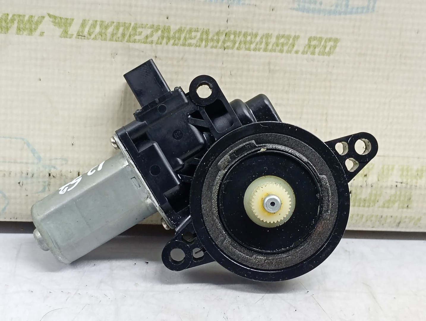 Motoras geam dreapta spate D6515858x Mazda 6 GH (2007 - 2012)