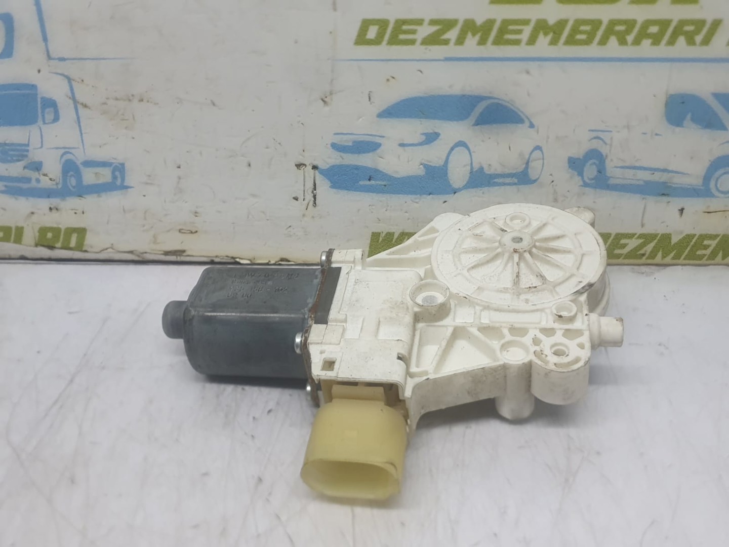 Motoras geam stanga spate 70460310 BMW Seria 7 F01/F02 (2008 - 2012)