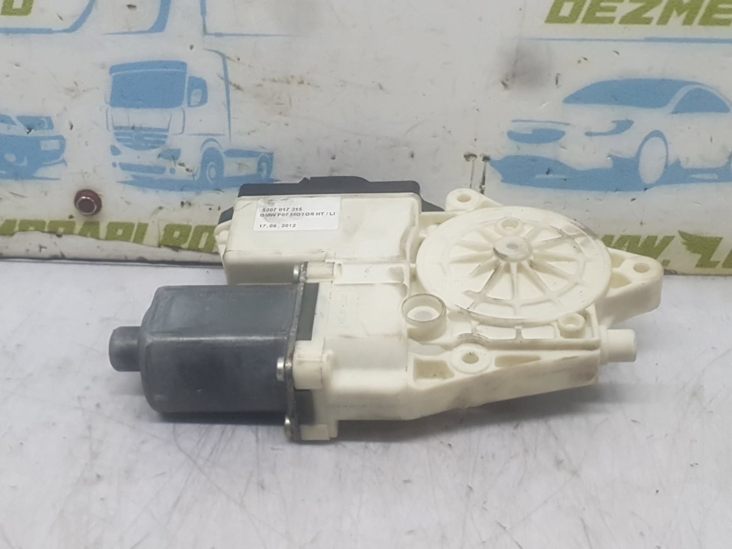 Motoras geam stanga spate S007017315 BMW Seria 5 F07 (2009 - 2013)